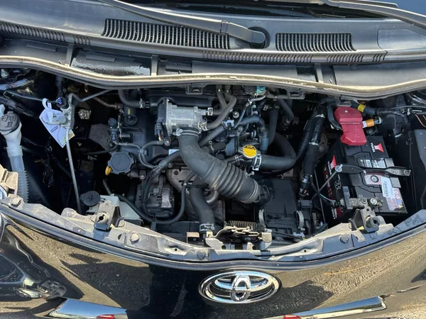 Toyota iQ 1,0 50Kw Automat - foto 18
