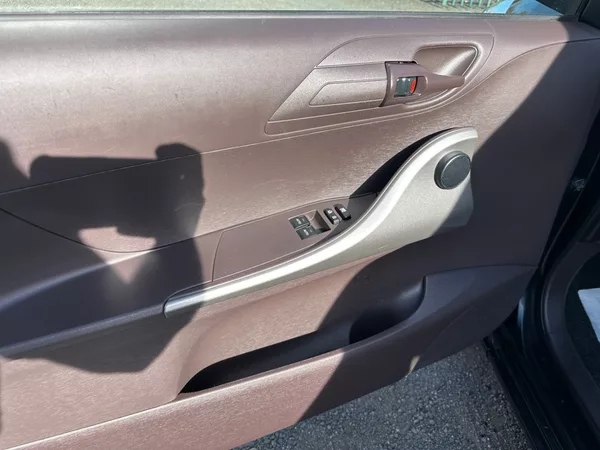 Toyota iQ 1,0 50Kw Automat - foto 9