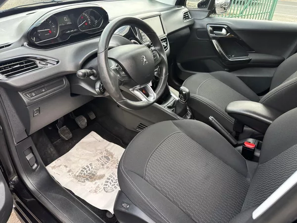 Peugeot 208 1,2 61kw - foto 10