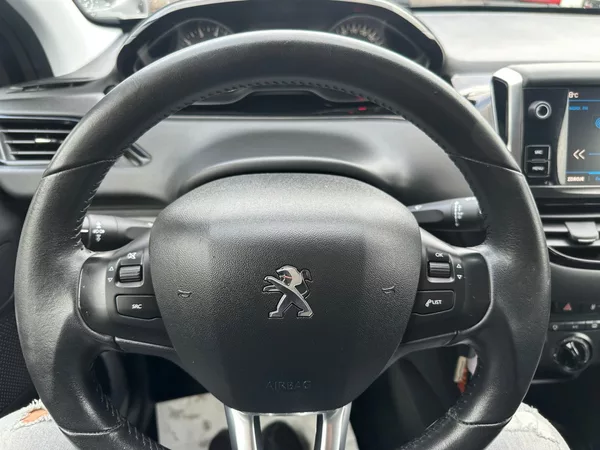 Peugeot 208 1,2 61kw - foto 17