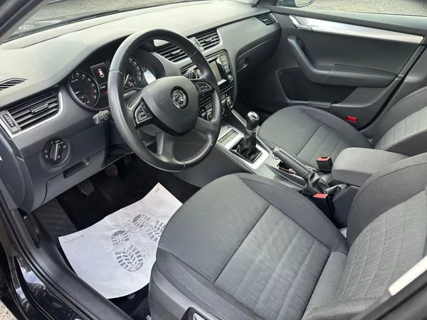 Škoda Octavia 2,0TDI 110kw Elegance - foto 10