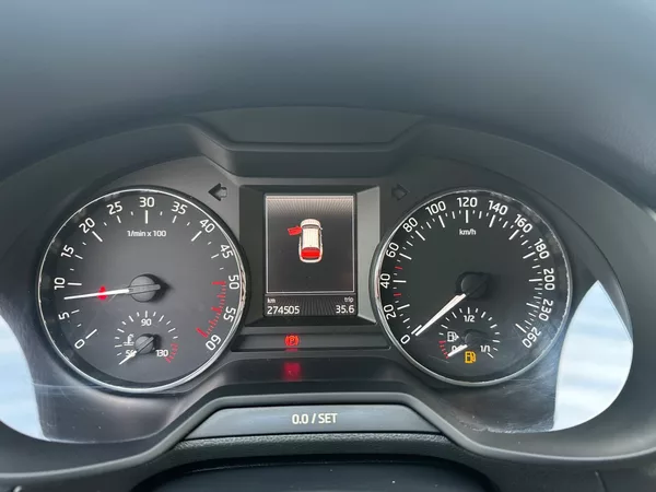 Škoda Octavia 2,0TDI 110kw Elegance - foto 16