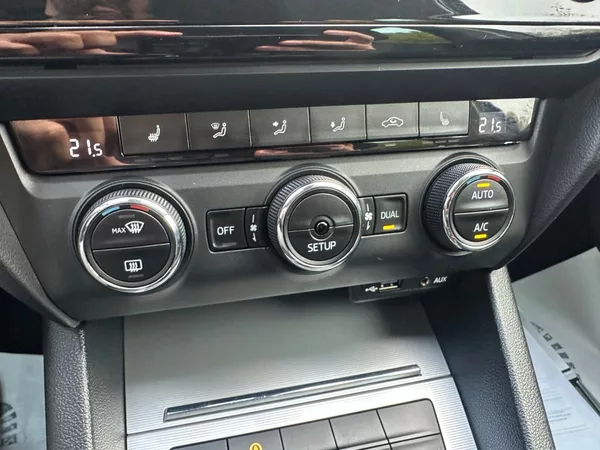 Škoda Octavia 2,0TDI 110kw Elegance - foto 19
