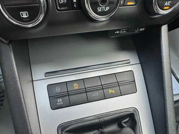 Škoda Octavia 2,0TDI 110kw Elegance - foto 20