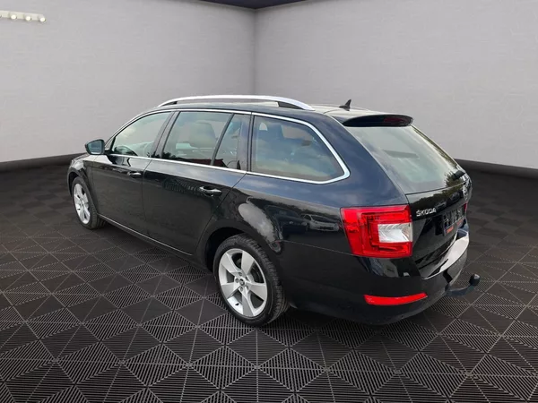 Škoda Octavia 2,0TDI 110kw Elegance - foto 5