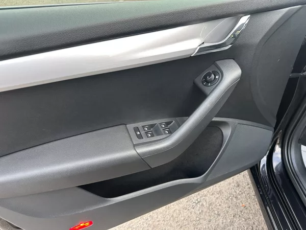 Škoda Octavia 2,0TDI 110kw Elegance - foto 9