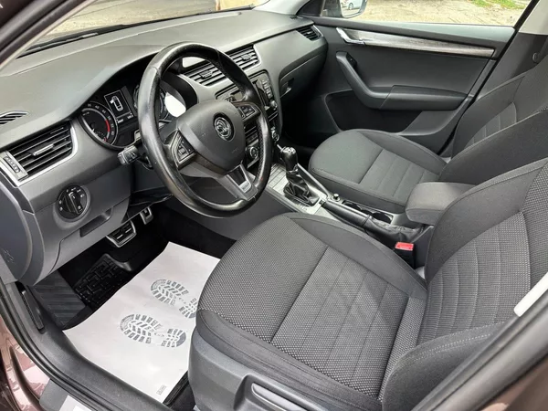 Škoda Octavia Scout 2.0Tdi 135Kw DSG - foto 11