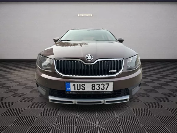 Škoda Octavia Scout 2.0Tdi 135Kw DSG - foto 2