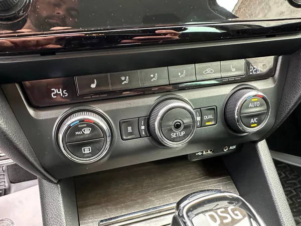 Škoda Octavia Scout 2.0Tdi 135Kw DSG - foto 21