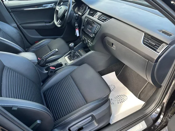 Škoda Octavia RS 2,0TDI 135Kw - foto 14