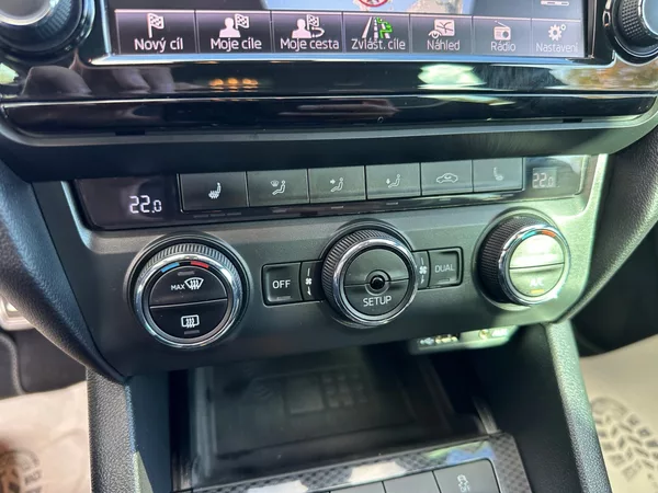 Škoda Octavia RS 2,0TDI 135Kw - foto 22