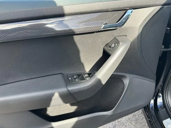 Škoda Octavia RS 2,0TDI 135Kw - foto 9