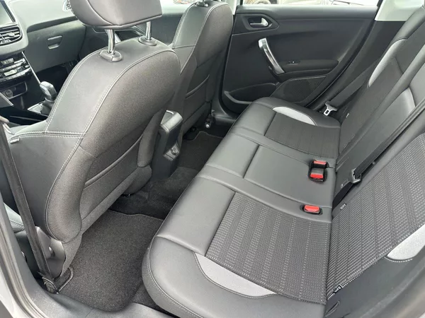 Peugeot 2008 1.2T 81kw Allure - foto 10