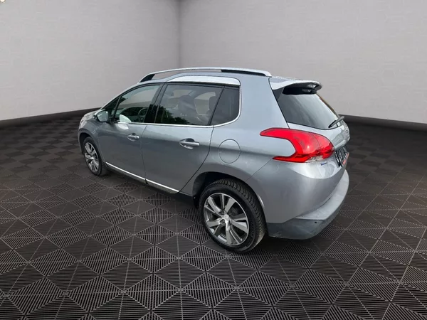 Peugeot 2008 1.2T 81kw Allure - foto 5