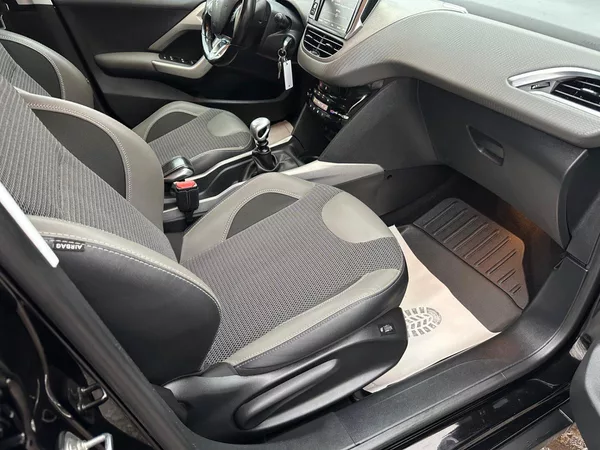 Peugeot 2008 Allure 1.6Hdi 88kw - foto 13