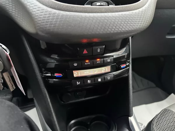 Peugeot 2008 Allure 1.6Hdi 88kw - foto 21