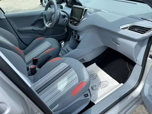 Peugeot 208 1.2i 60kw - foto 14