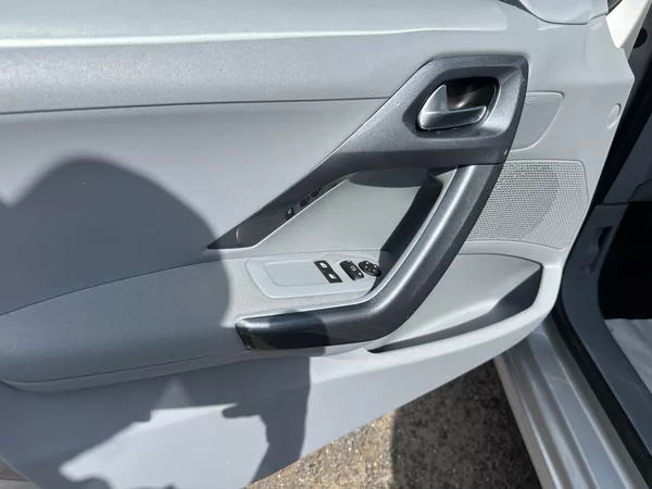 Peugeot 208 1.2i 60kw - foto 9