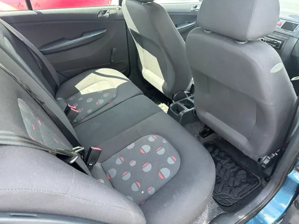 Škoda Fabia 1.4i 55Kw - foto 12