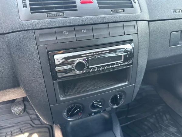 Škoda Fabia 1.4i 55Kw - foto 15