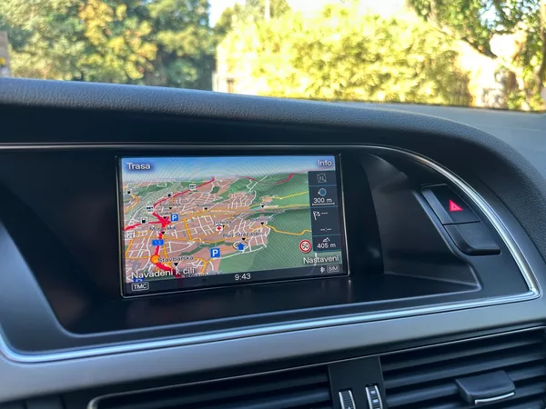 Audi A4 2.0Tdi 105kw Automat - foto 20