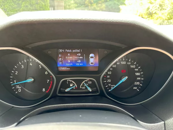 Ford Focus 1.0Ecoboost 74kw Business - foto 22