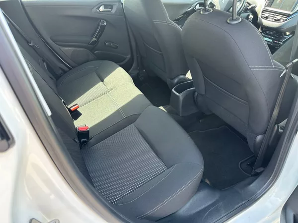 Peugeot 208 Style - foto 12
