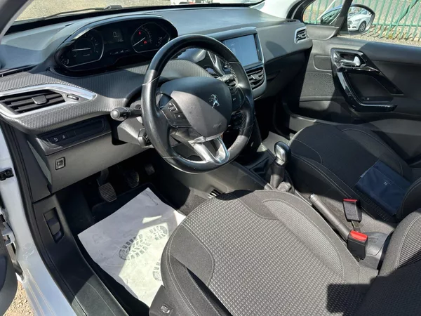 Peugeot 208 Style - foto 9