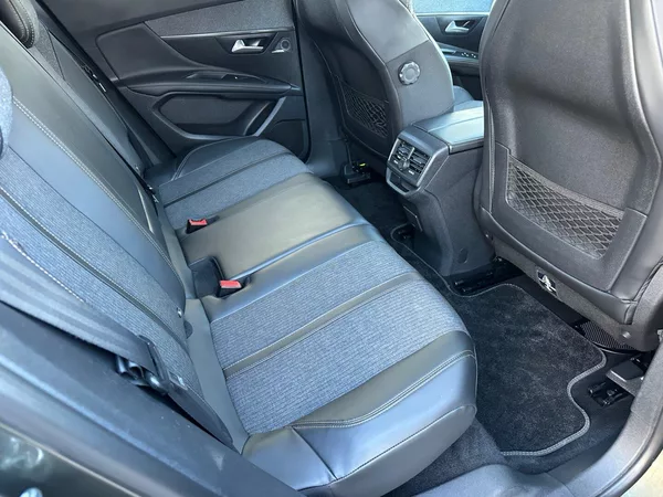 Peugeot 3008 2.0Hdi 110kw GT-Line - foto 17