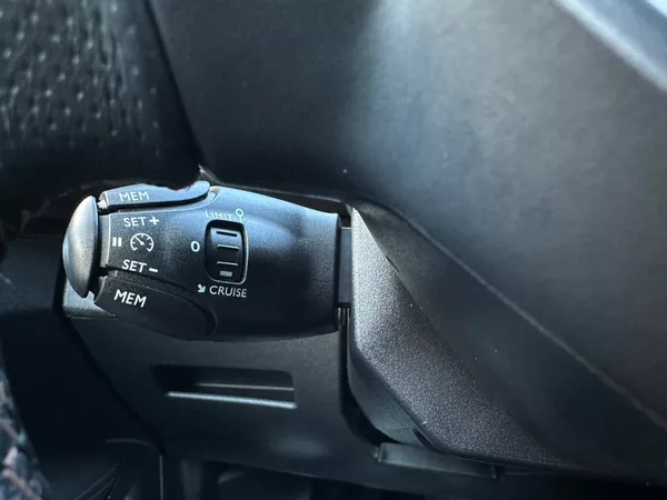 Peugeot 3008 2.0Hdi 110kw GT-Line - foto 23