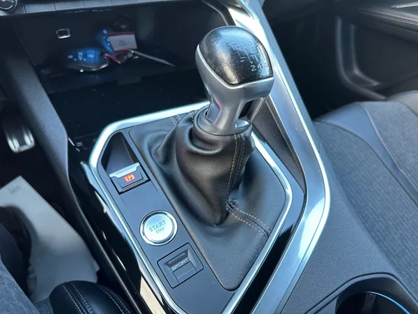 Peugeot 3008 2.0Hdi 110kw GT-Line - foto 27