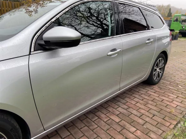 Peugeot 308 2.0Hdi 110kw - foto 12