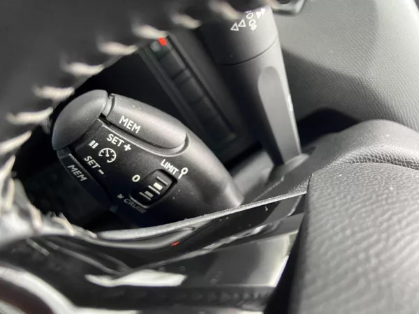 Peugeot 308 2.0Hdi 110kw - foto 24