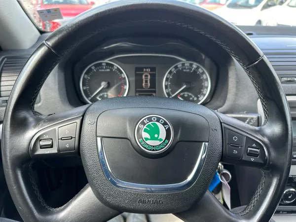 Škoda Octavia 1.4Tsi 90kw - foto 15