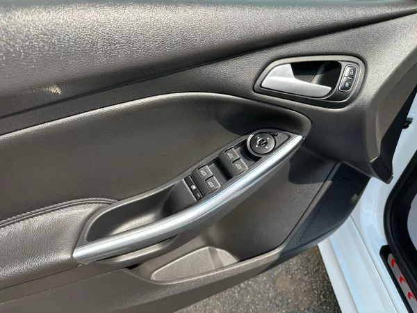 Ford Focus ST 2,0Turbo 184kw - foto 12