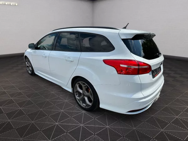 Ford Focus ST 2,0Turbo 184kw - foto 5