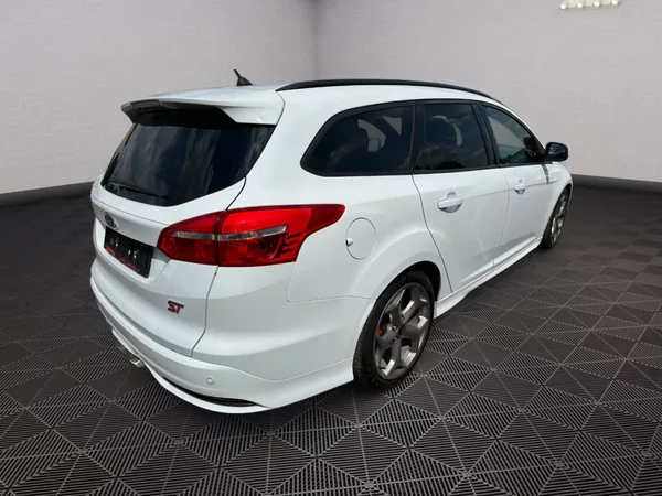 Ford Focus ST 2,0Turbo 184kw - foto 7