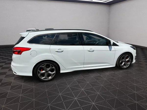 Ford Focus ST 2,0Turbo 184kw - foto 8