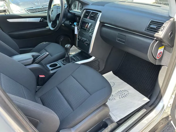 Mercedes-Benz Třídy B 1.7i 85kw - foto 13