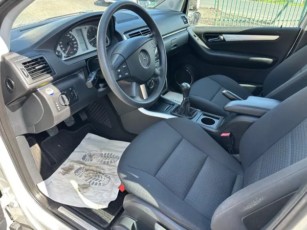 Mercedes-Benz Třídy B 1.7i 85kw - foto 9