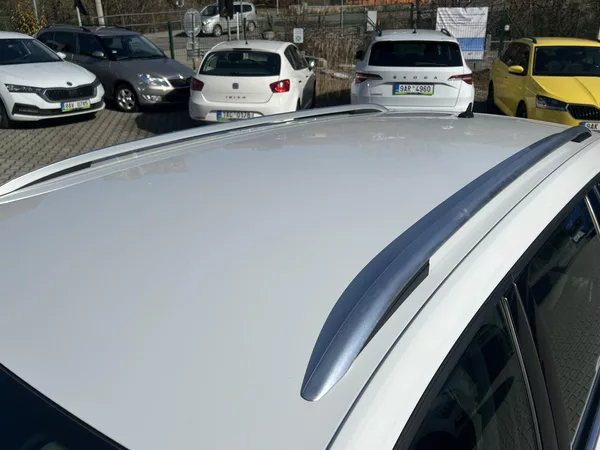 Volkswagen Golf Variant 2,0TDi Highline NAVI LEDMATRIX - foto 21