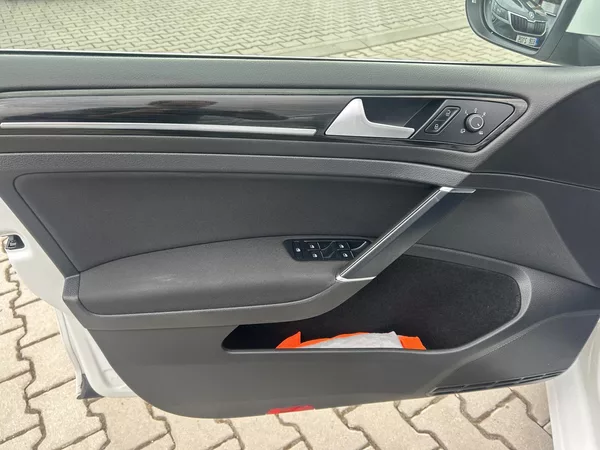 Volkswagen Golf Variant 2,0TDi Highline NAVI LEDMATRIX - foto 24