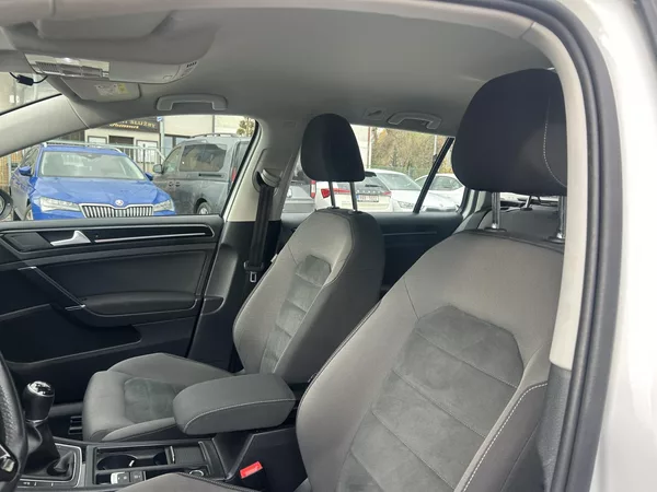 Volkswagen Golf Variant 2,0TDi Highline NAVI LEDMATRIX - foto 28