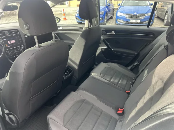 Volkswagen Golf Variant 2,0TDi Highline NAVI LEDMATRIX - foto 31