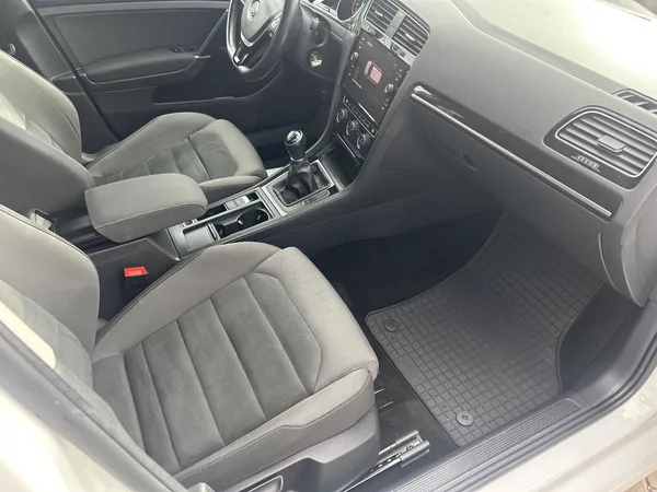 Volkswagen Golf Variant 2,0TDi Highline NAVI LEDMATRIX - foto 32