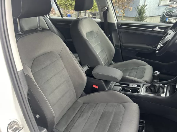 Volkswagen Golf Variant 2,0TDi Highline NAVI LEDMATRIX - foto 35