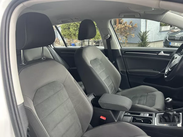 Volkswagen Golf Variant 2,0TDi Highline NAVI LEDMATRIX - foto 36
