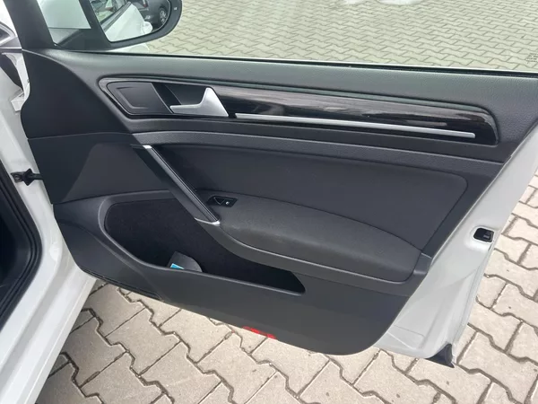 Volkswagen Golf Variant 2,0TDi Highline NAVI LEDMATRIX - foto 37