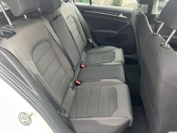 Volkswagen Golf Variant 2,0TDi Highline NAVI LEDMATRIX - foto 40
