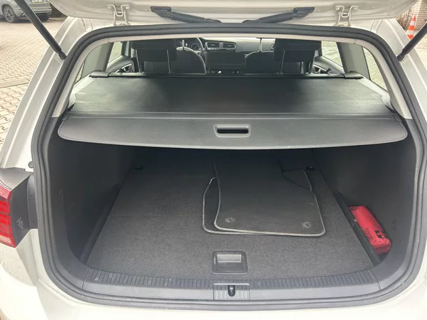Volkswagen Golf Variant 2,0TDi Highline NAVI LEDMATRIX - foto 44